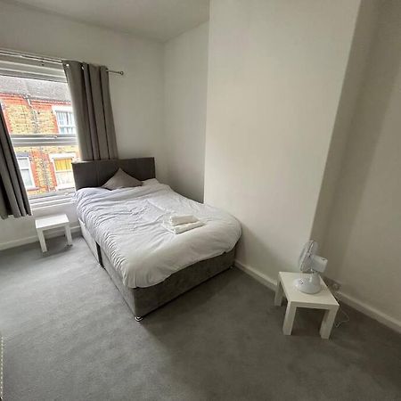 Perfect Home From Home In Stoke On Trent Etruria Exterior foto